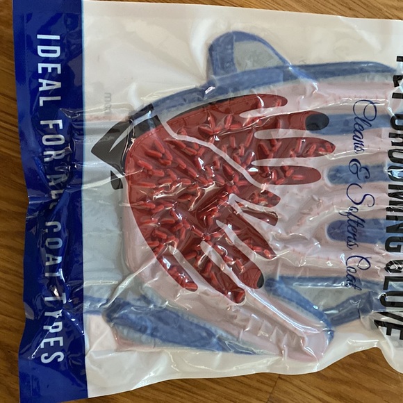 Delomo Pet Grooming Glove - Picture 4 of 4